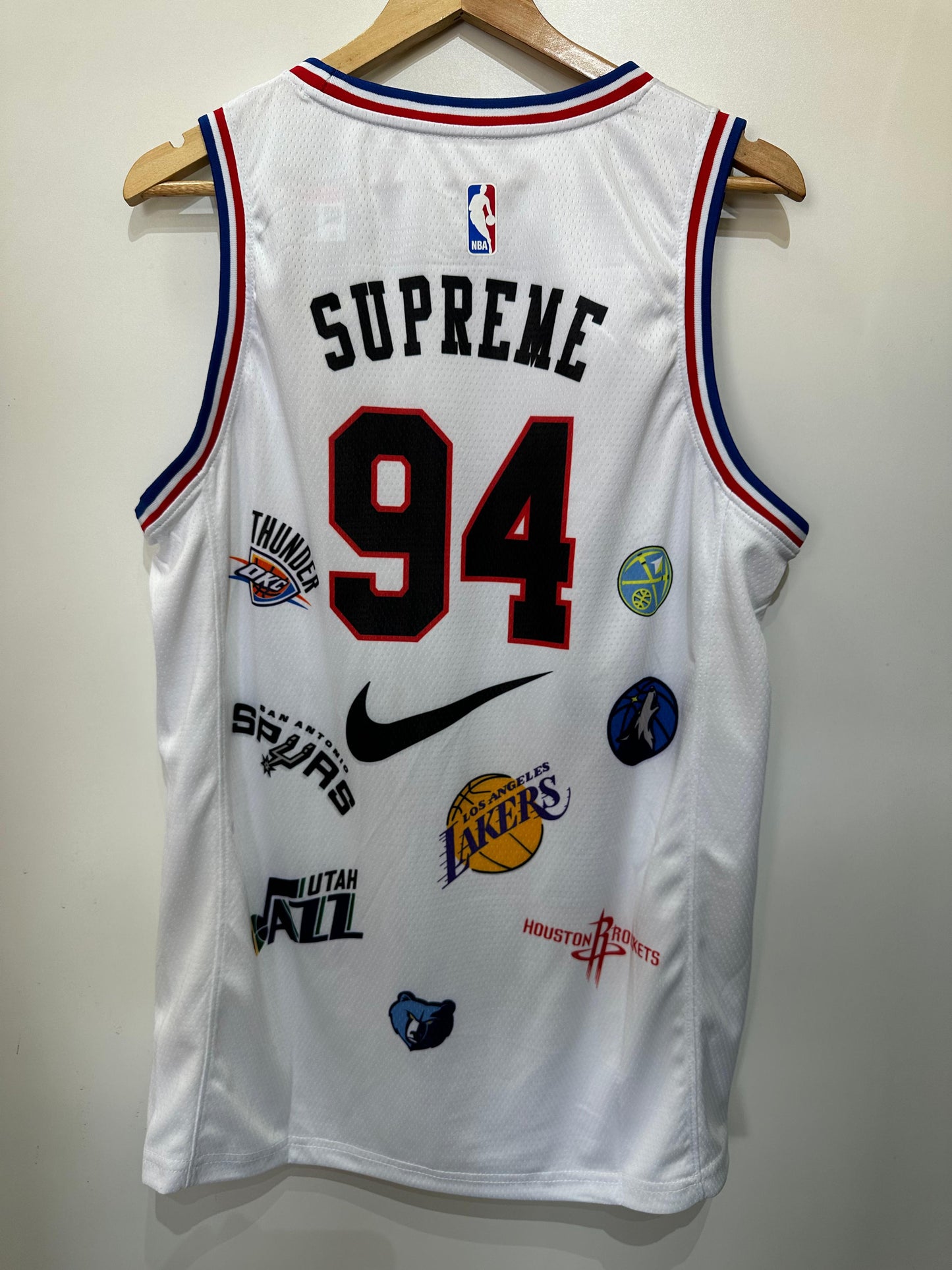 REGATA SUPREME X NIKE  -WHITE