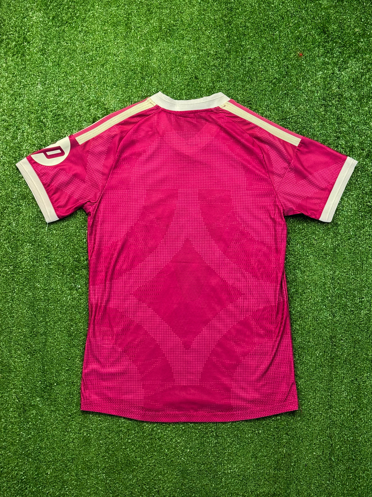 Camisa Real Madrid Third 26/27  Jogador Masculina - Rosa