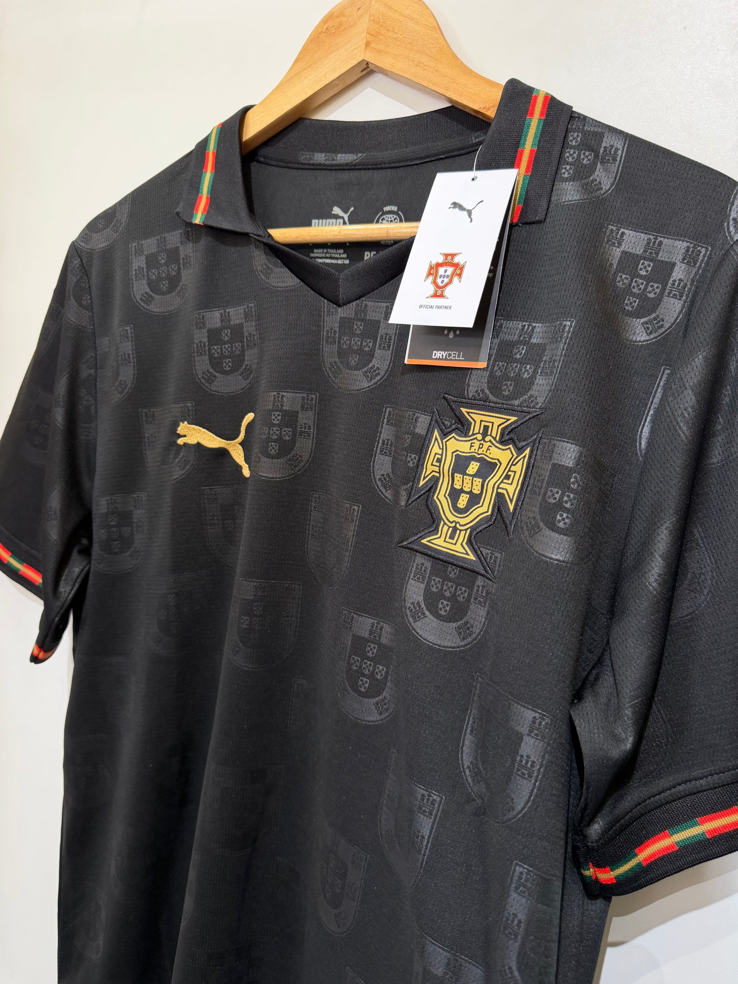 Camisa do Portugal pantera negra 2025/26