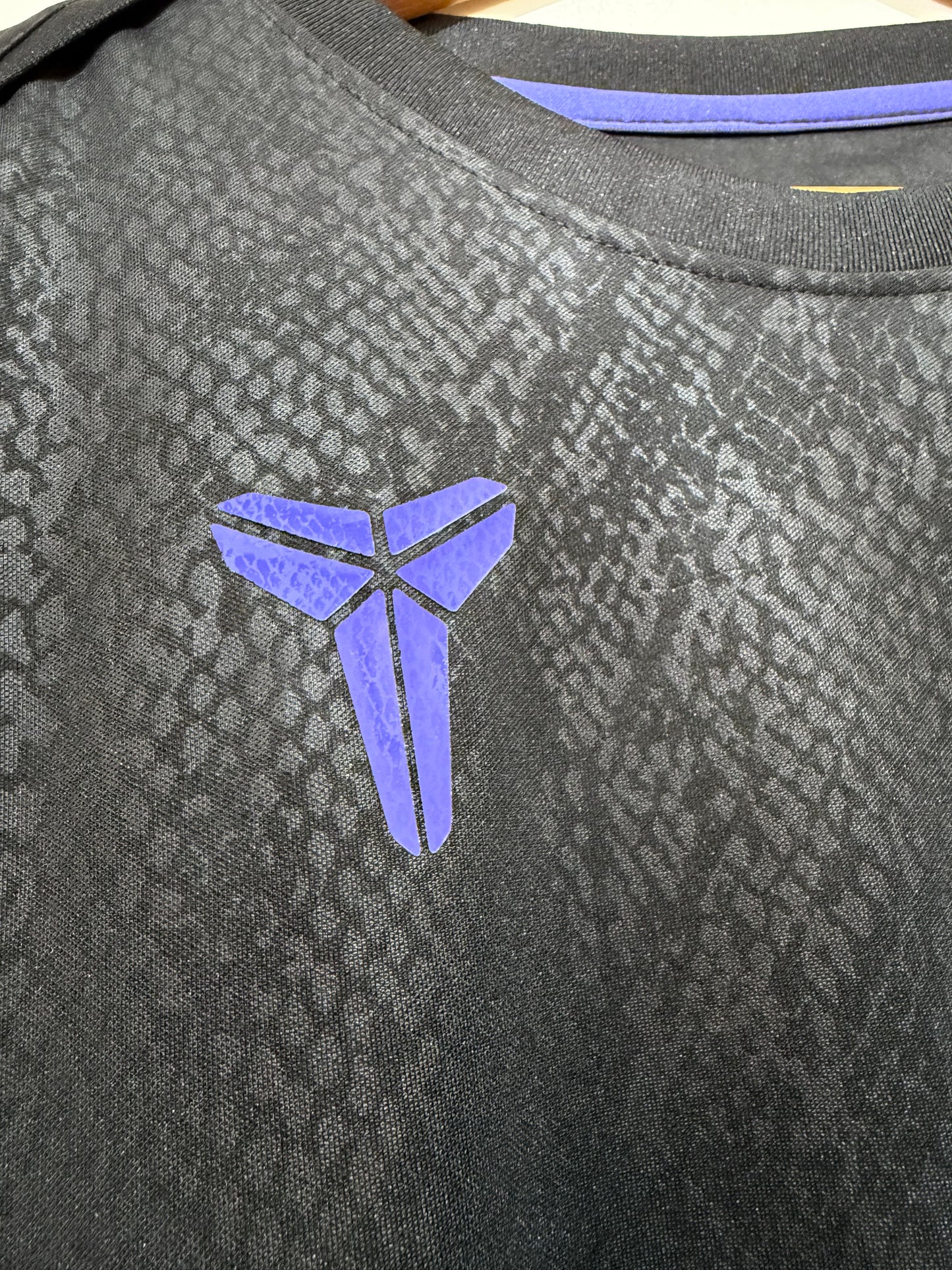 Camisa Pré-Jogo Barcelona x Kobe Bryant 2025/26