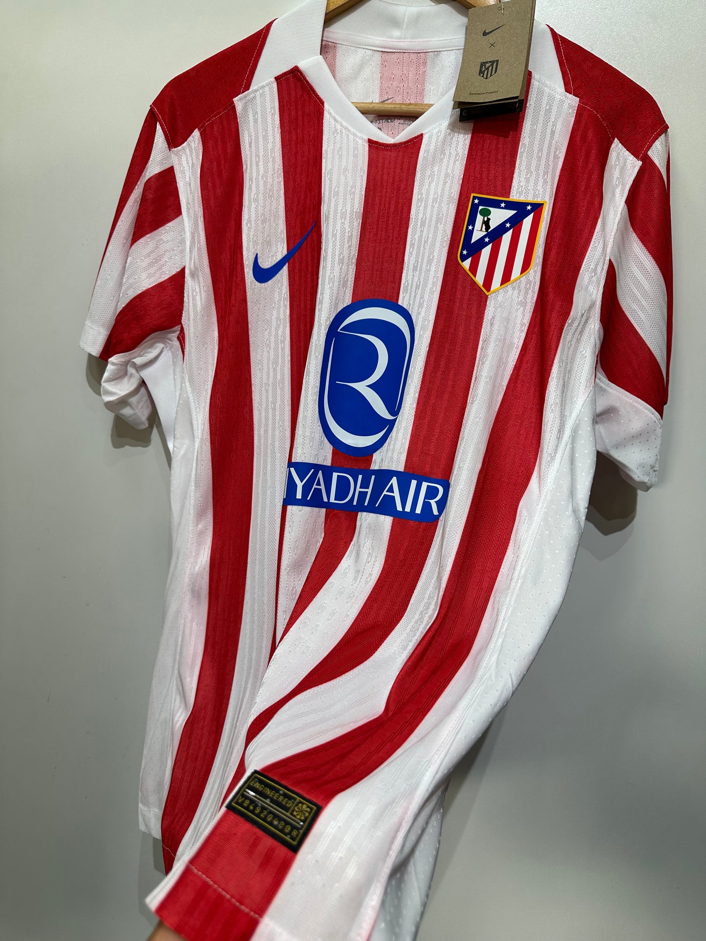 CAMISA ATLÉTICO DE MADRID VERSÃO JOGADOR 25/26