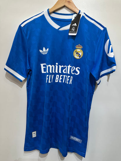 CAMISA DO REAL MADRID III VERSÃO JOGADOR 2025/26