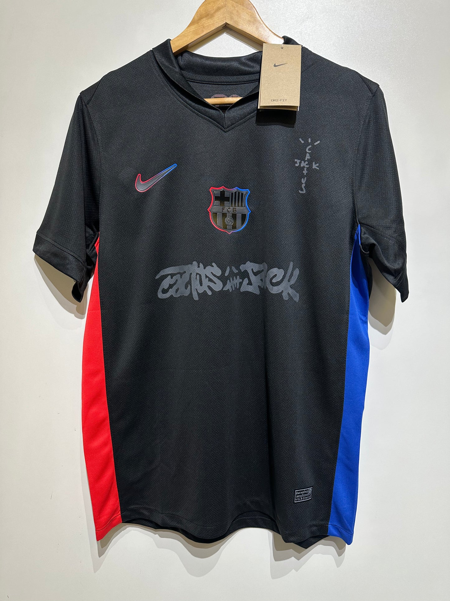 CAMISA DO BARCELONA X TRAVIS SCOTT