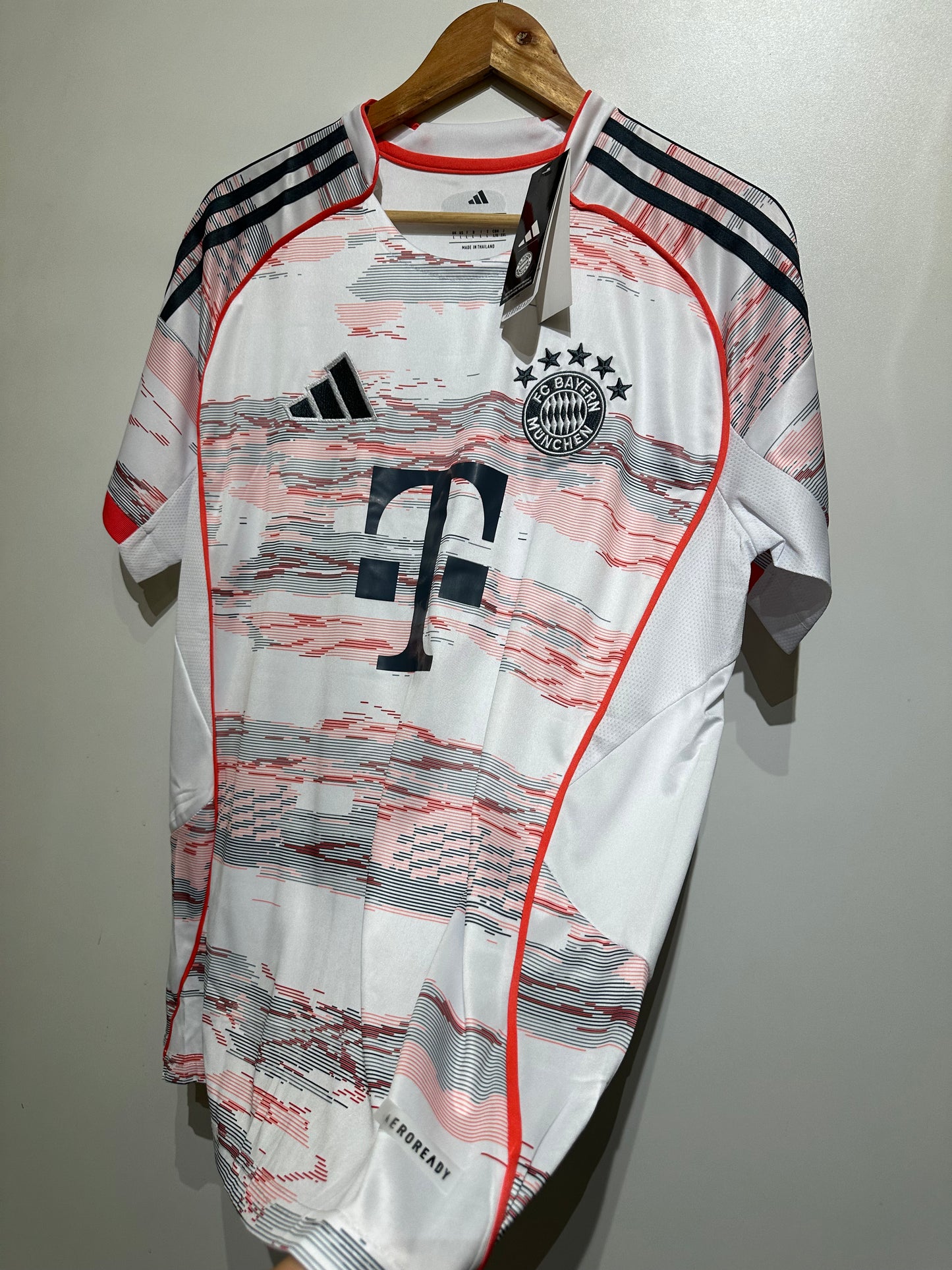 CAMISA DO BAYERN MUNIQUE 2025/26