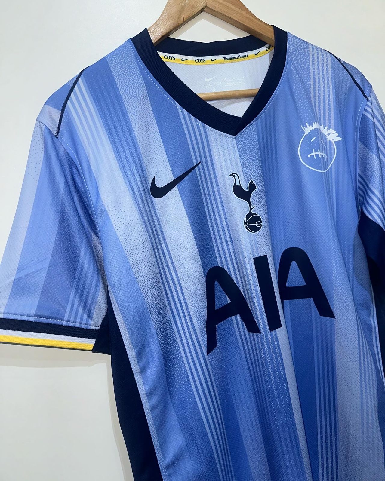 CAMISA DO TOTTENHAM X TRAVIS SCOTT