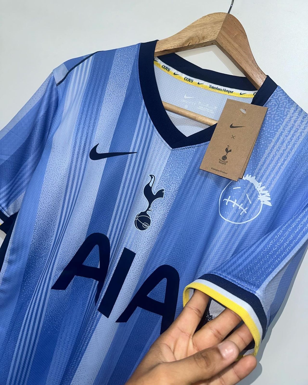 CAMISA DO TOTTENHAM X TRAVIS SCOTT