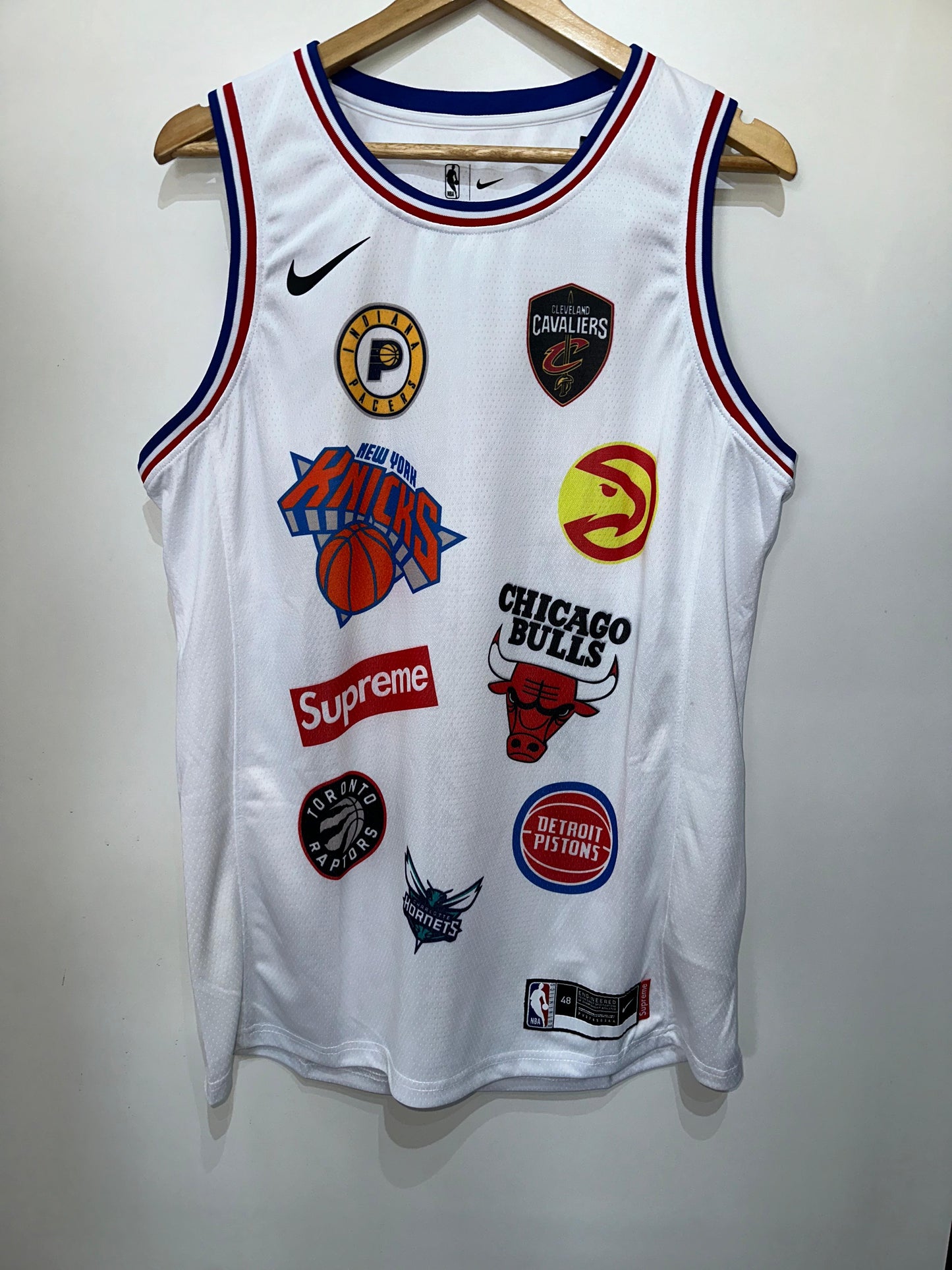 REGATA SUPREME X NIKE  -WHITE